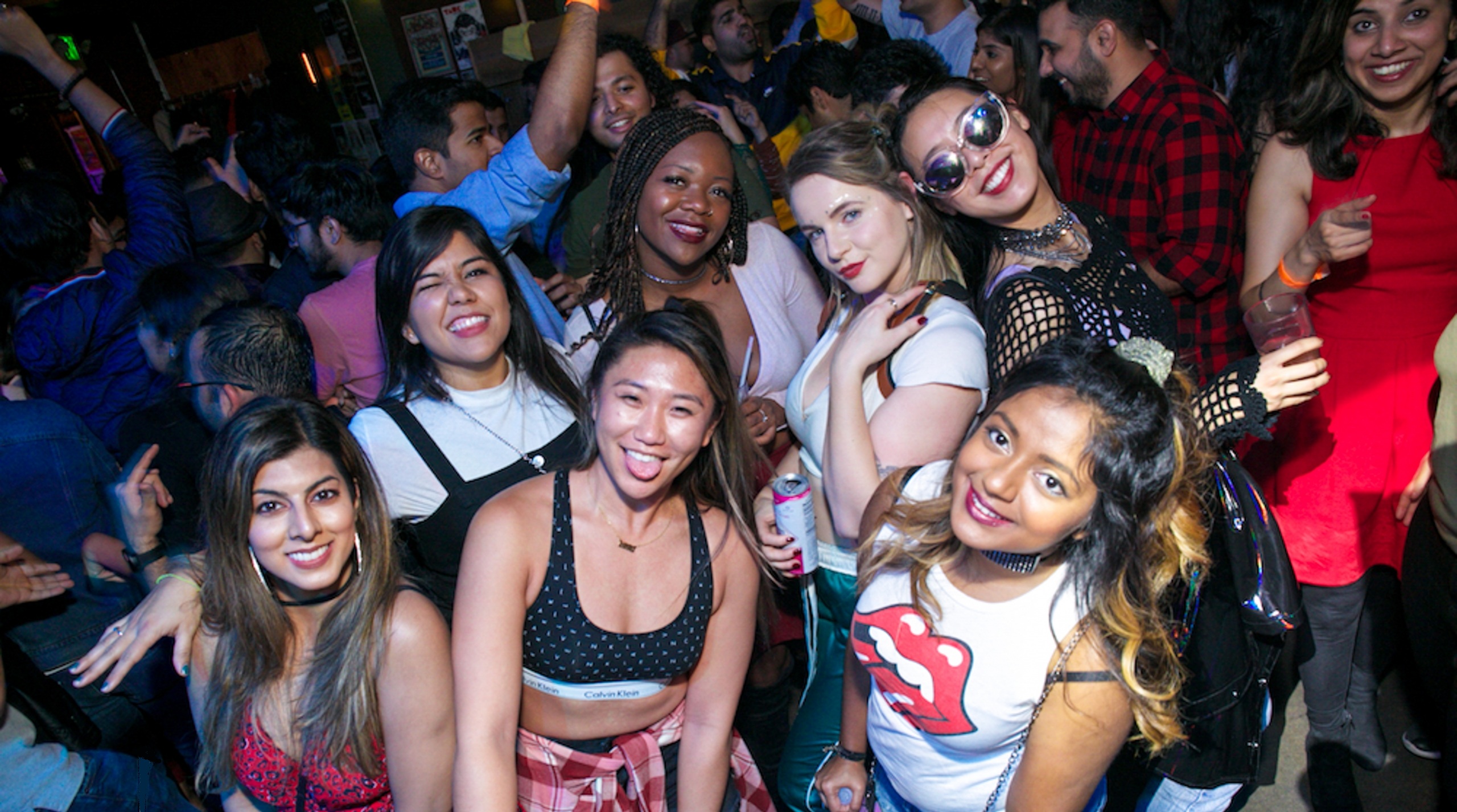 Retro Friday – 90’s & 2000’s Throwback Party